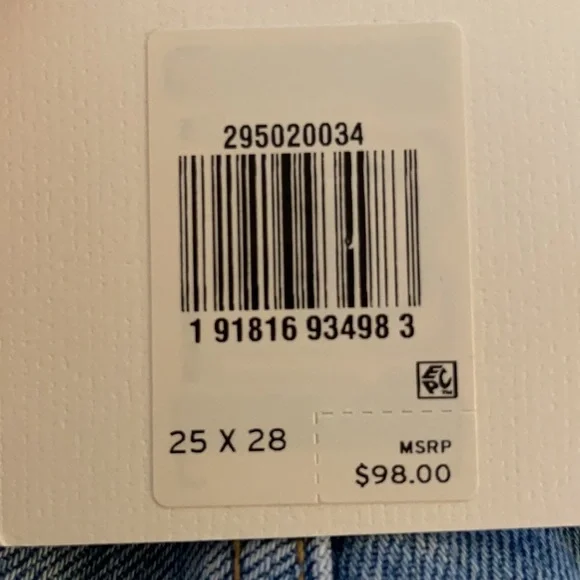 Previously loved Levi’s 502 skinny high rise skinny leg jeans - Picture 10 of 10